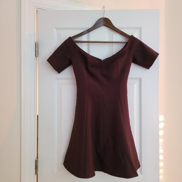 NWT Cinq a Sept Kenna Off The Shoulder Dress, Size 6 - Picture 3 of 5